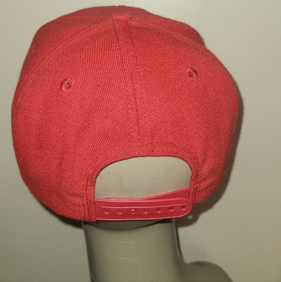 UFC Red Snapback Hat - Picture 3 of 3